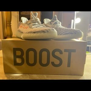 Yeezy Boost 350 V2